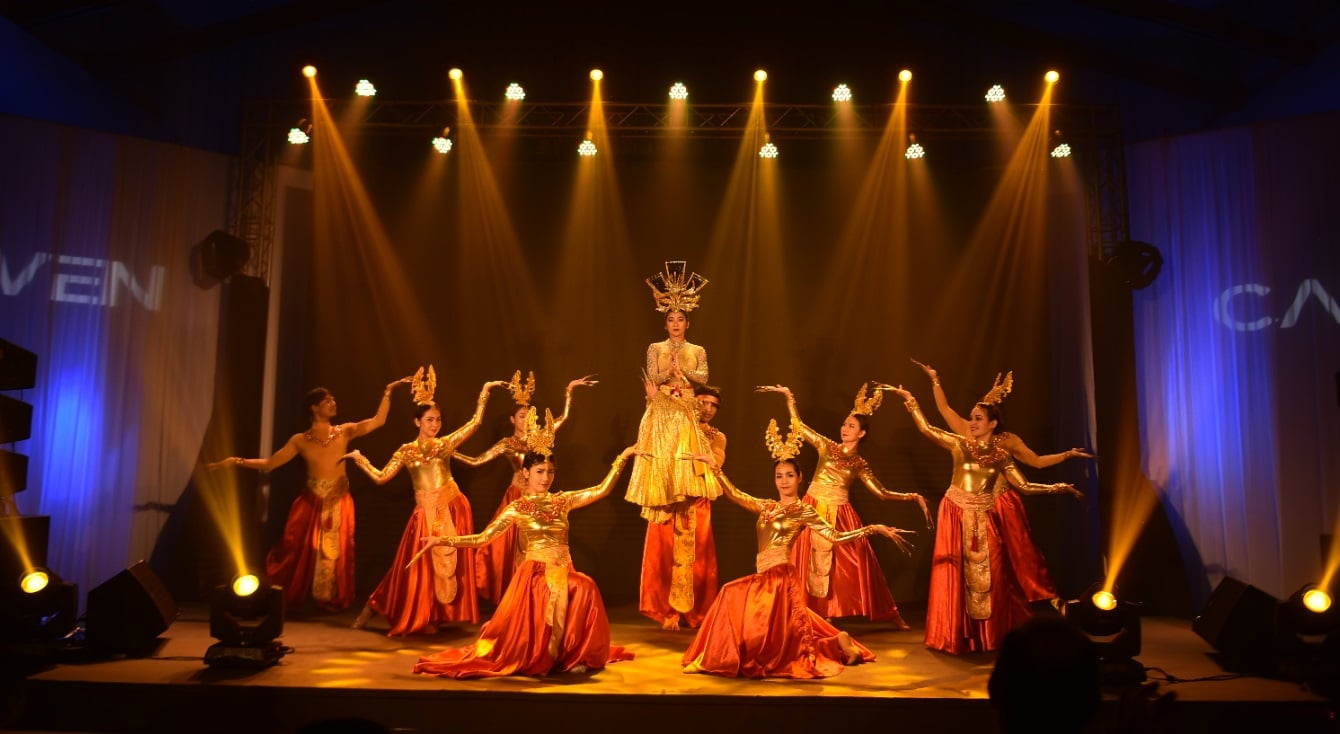 Thousand Hands Dance Show